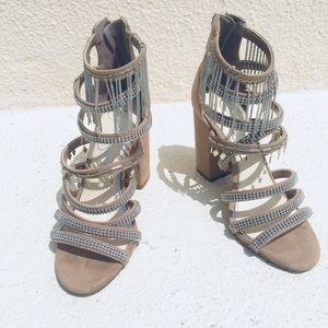 Sandal heels with silver chain hardware